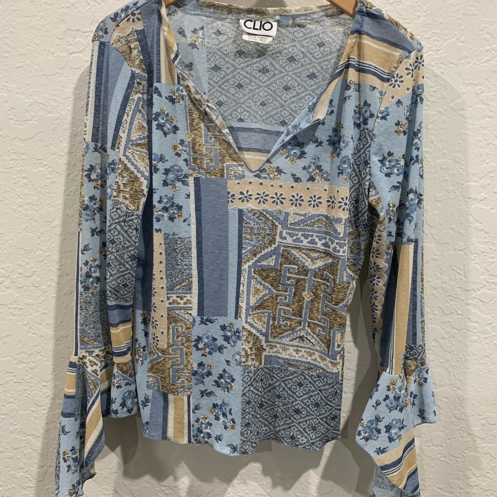Clio Women's Blue and Gold Geometric Blouse - Picture 2 of 7